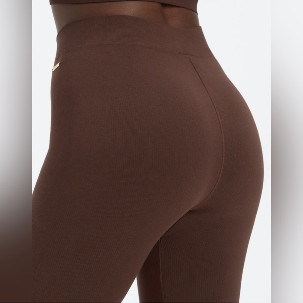 Fabletics Cloud Seamless High Waisted Pant In Chicory Coffee Medium - Picture 4 of 14